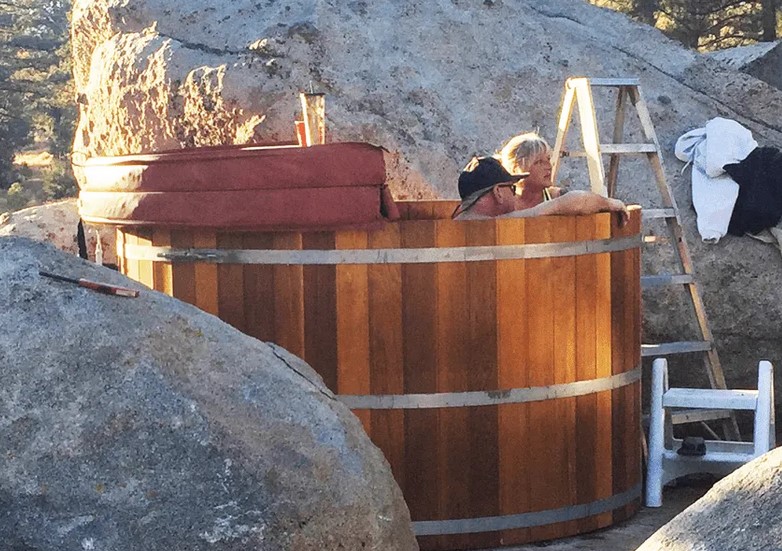 Northern Lights Cedar Hot Tubs