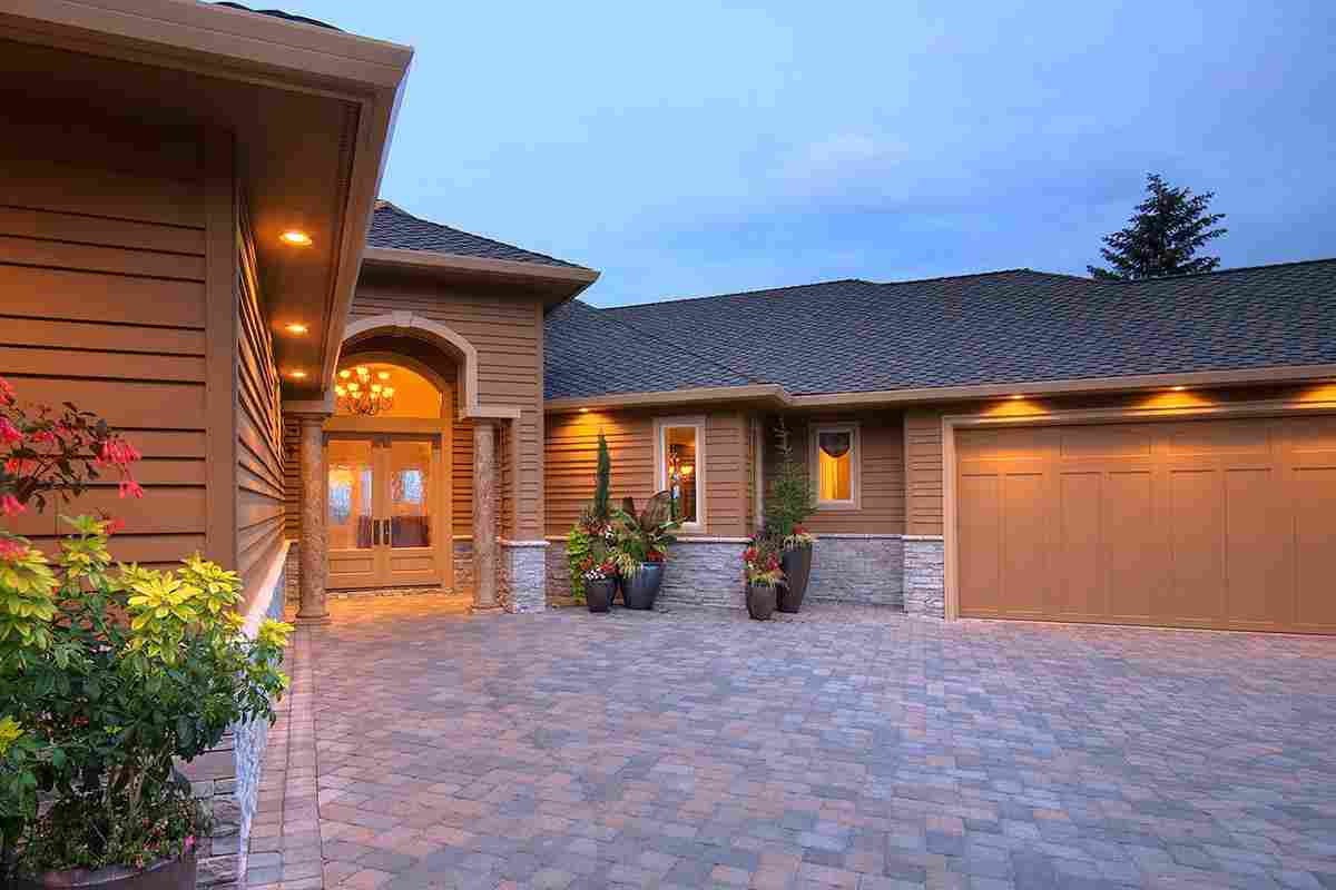Best Lake Country Townhouse