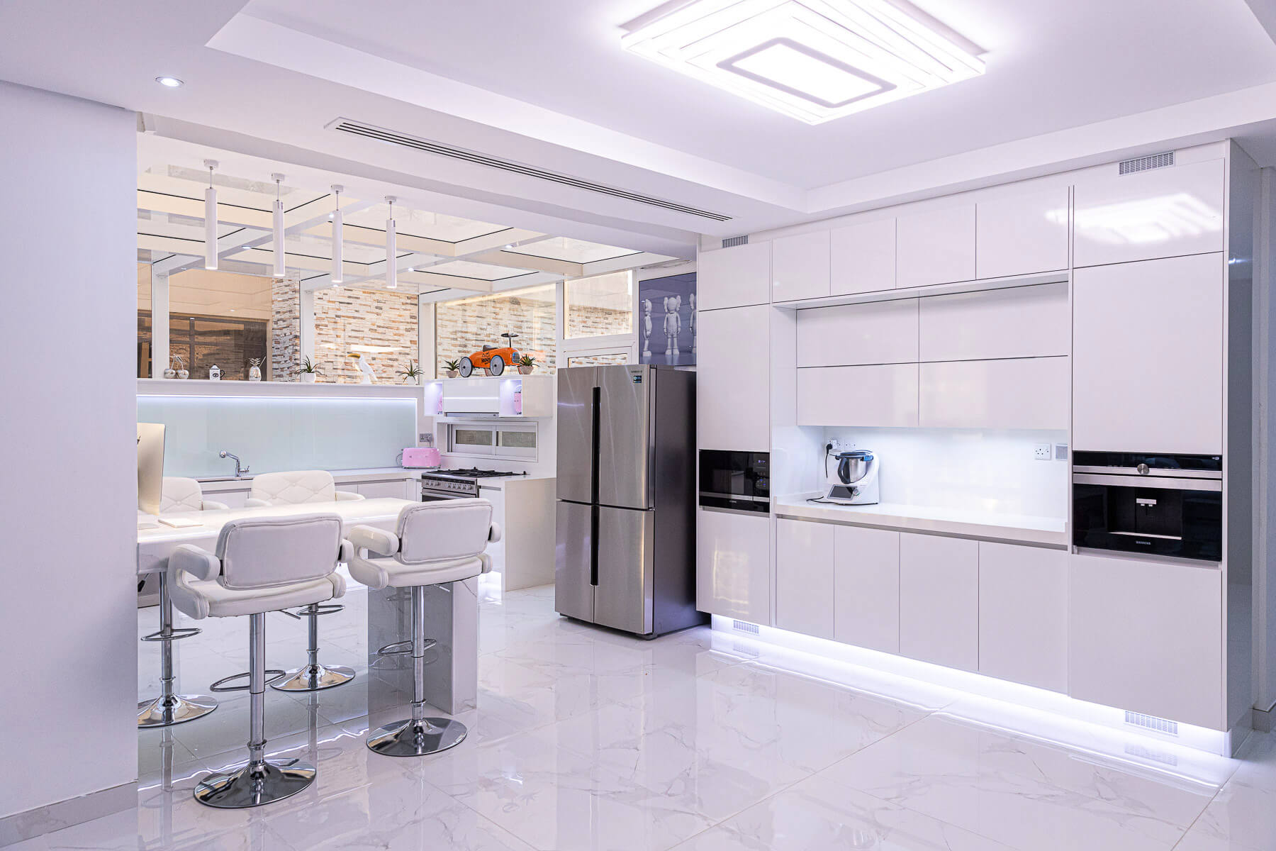 12 Key Components and Characteristics of Luxury Kitchens in Dubai