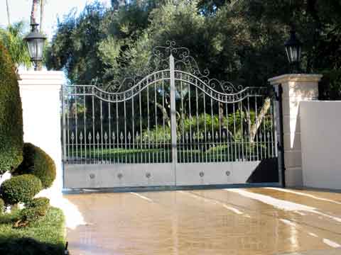 Expert Overhead & Sliding Gate Repair Houston