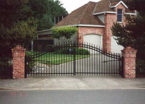 Automatic Gate Repair Tech Duncanville