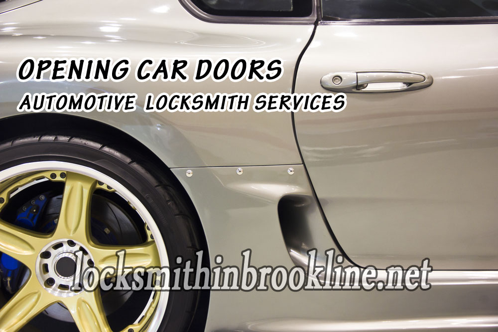 Brookline-locksmith-opening-car-doors